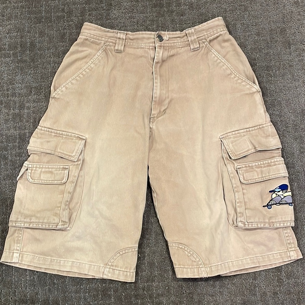 Vintage cargo shorts embroidered skateboarder on pocket XL